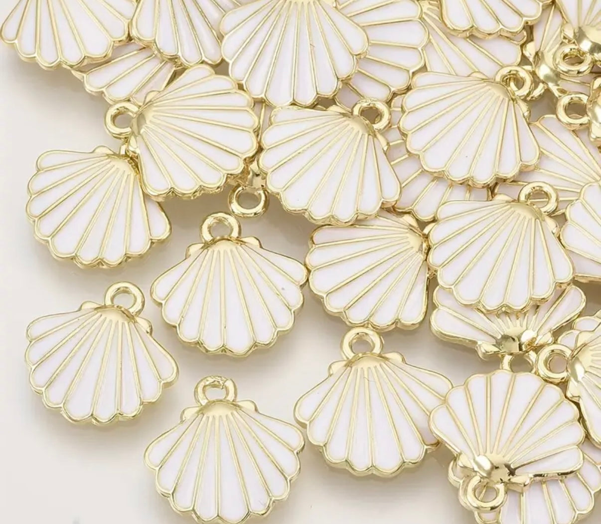 White 18k Gold Shell Charm