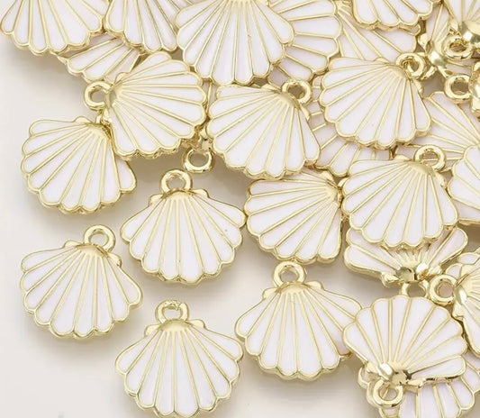 White 18k Gold Shell Charm